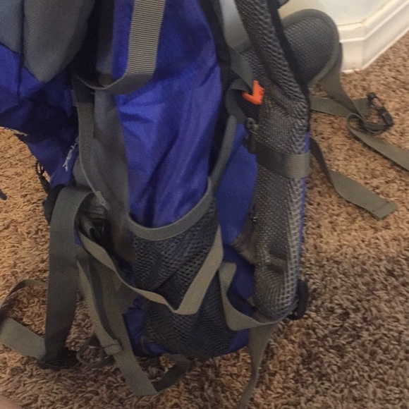 Backpacking pack - Picture 3 of 5